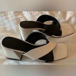 NY&C Open-Toe Dress Sandals Black & White Crossed Straps, Chunky Heel; Size 8.5